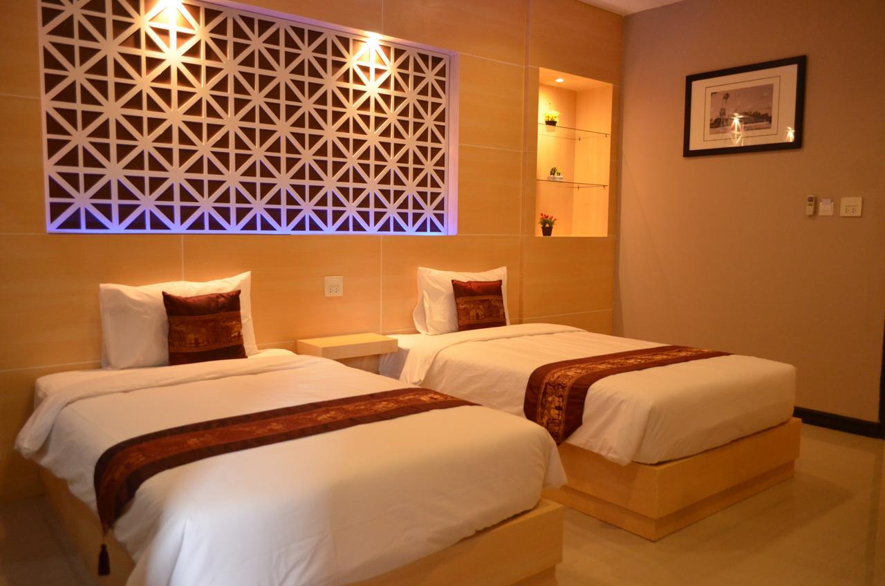Thatluangview Hotel Виентиане Екстериор снимка