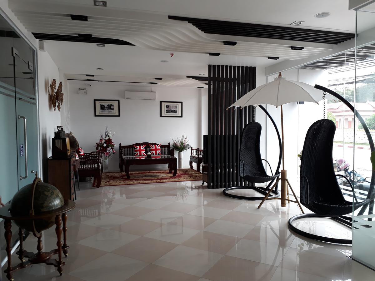 Thatluangview Hotel Виентиане Екстериор снимка