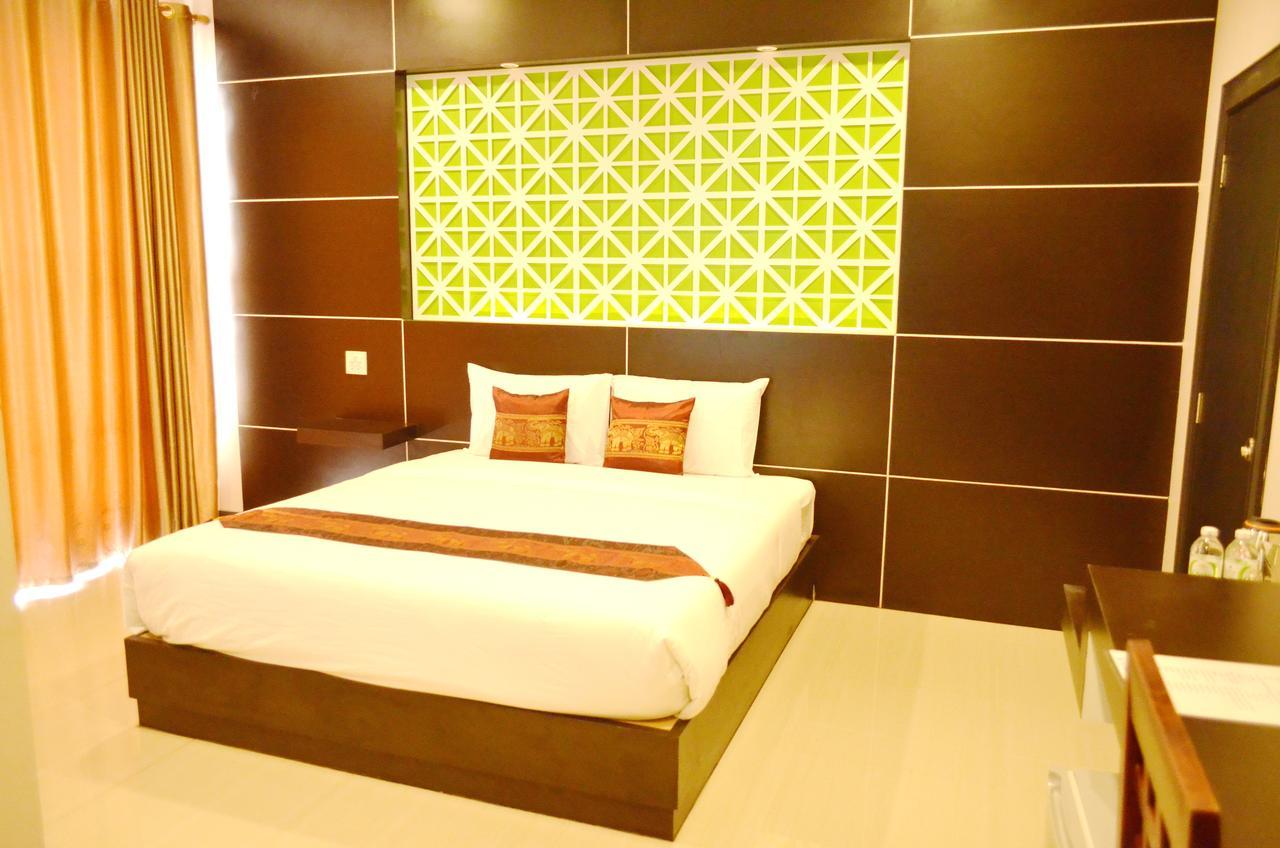 Thatluangview Hotel Виентиане Екстериор снимка