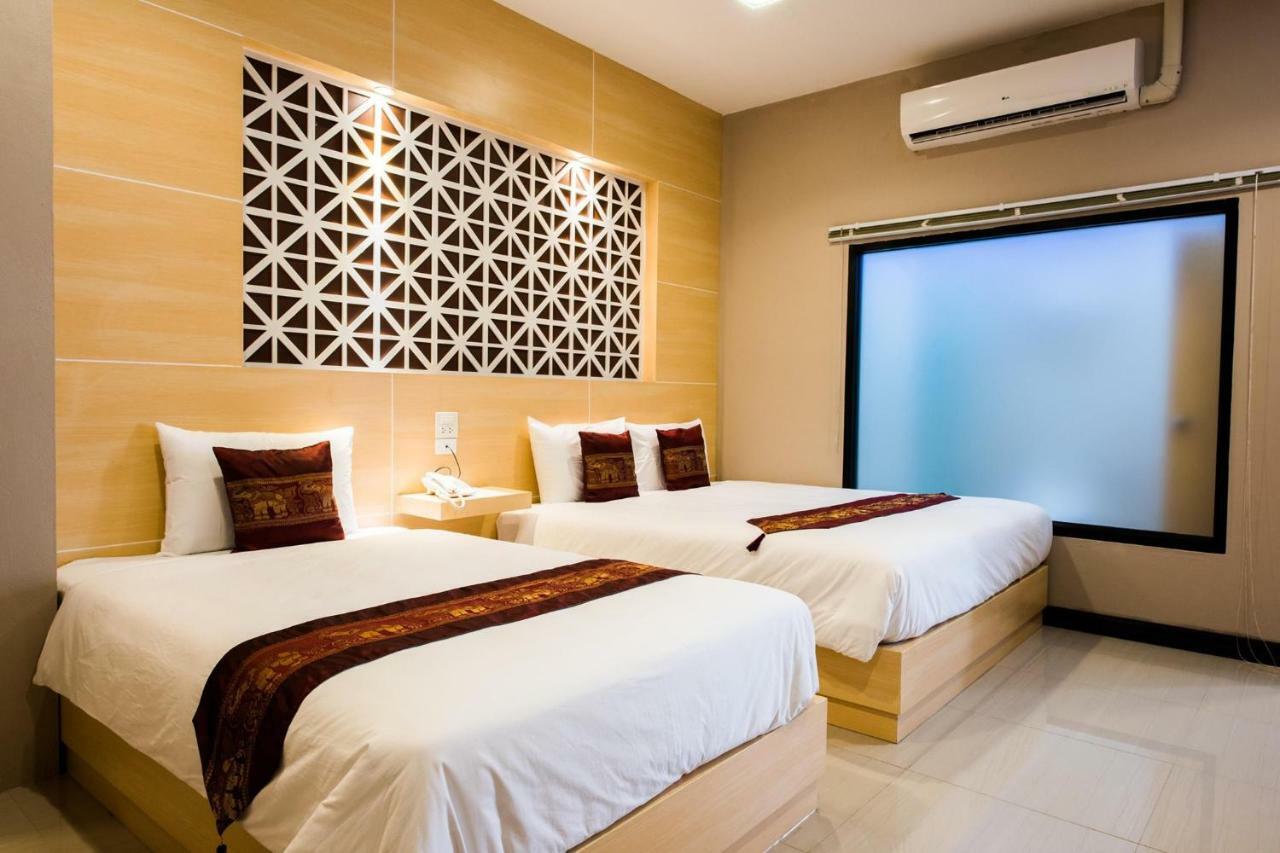 Thatluangview Hotel Виентиане Екстериор снимка